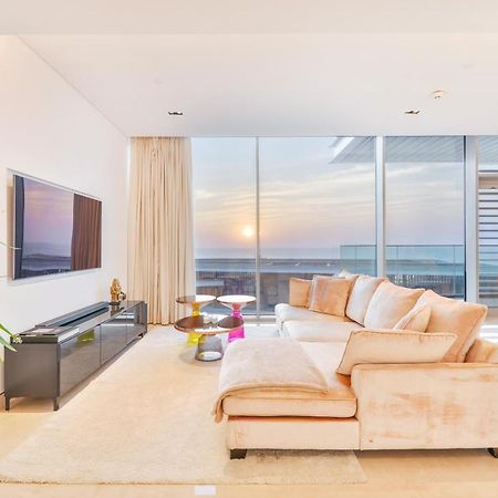 Posh 2 Bedroom Oceanfront Apt In The Heart Of Bluewaters Island دبي المظهر الخارجي الصورة