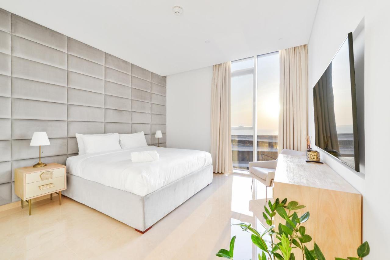 Posh 2 Bedroom Oceanfront Apt In The Heart Of Bluewaters Island دبي المظهر الخارجي الصورة