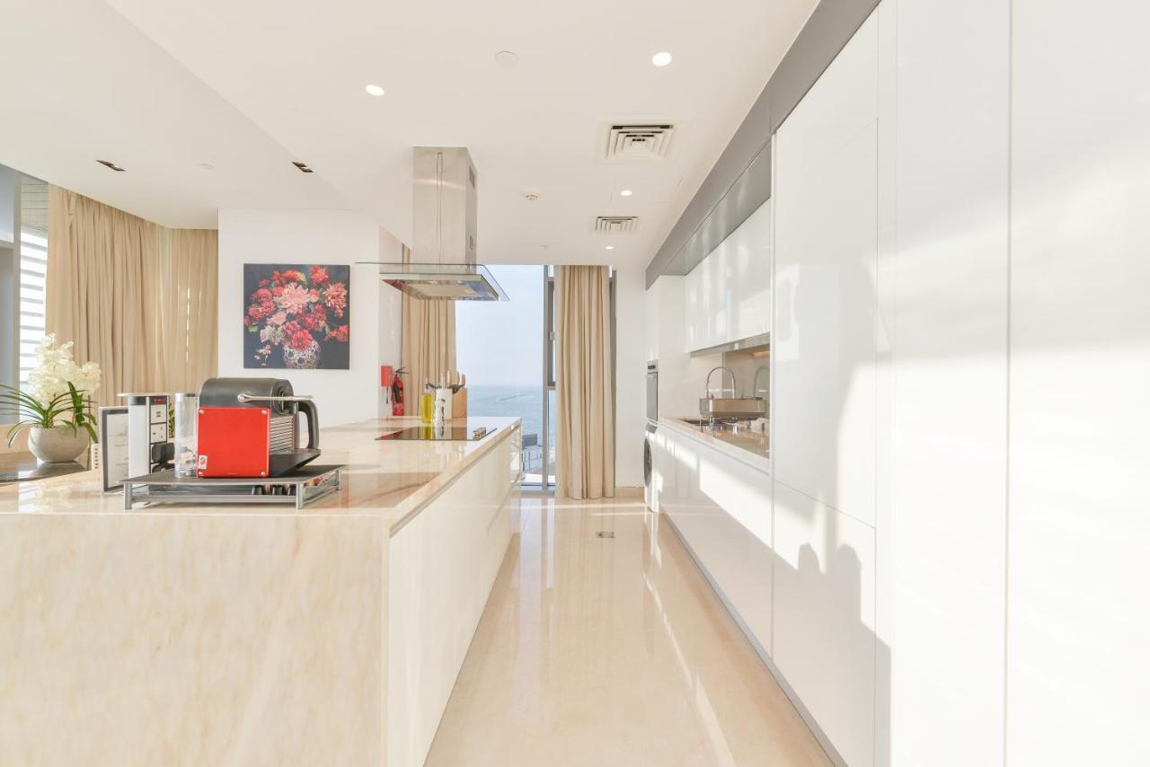 Posh 2 Bedroom Oceanfront Apt In The Heart Of Bluewaters Island دبي المظهر الخارجي الصورة