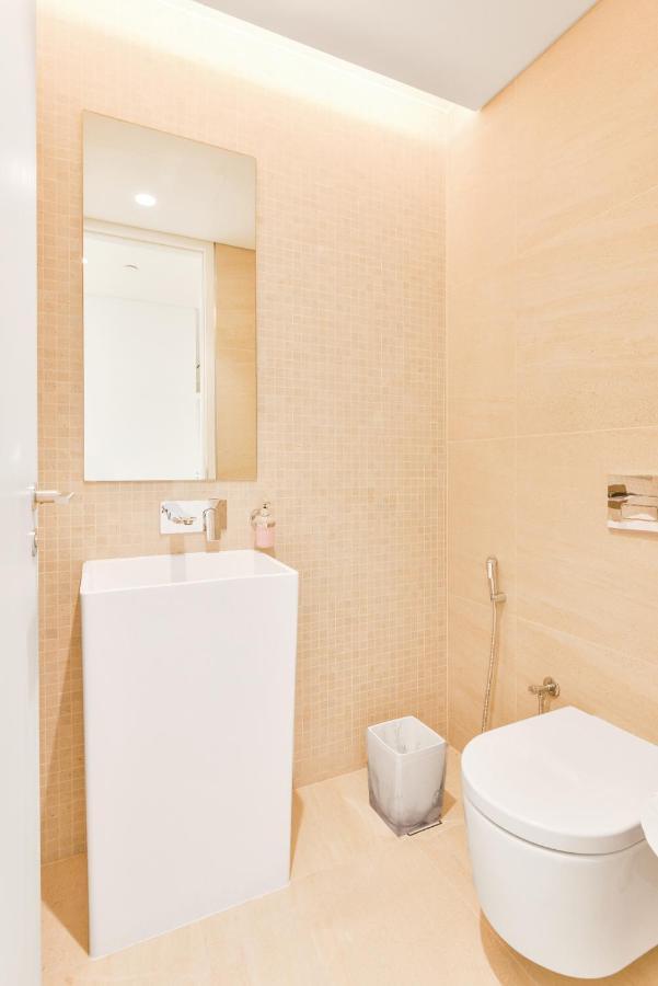 Posh 2 Bedroom Oceanfront Apt In The Heart Of Bluewaters Island دبي المظهر الخارجي الصورة